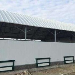 Πτηνοτροφείο Αμφικλινές Θερμοκηπιακού Τύπου 10μ Χ 10μ με ύψος 4,5μ με Απαλλαγή Οικοδομικής Άδειας με Σκελετό 2" και Πάνελ 4mm και Δυναμικό Εξαερισμό