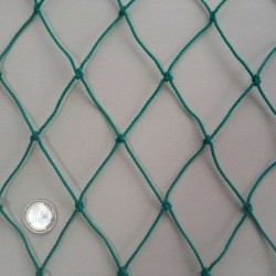 Δίχτυ περίφραξης γηπέδου Ρομβοειδές Φ2,2 χιλ, 8,5 Χ 8,5 εκατ μάτι, Διάσταση  4,7Χ37 με σχοινί στη Πάνω Πλευρά