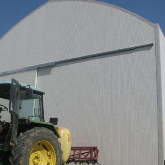 Αποθήκη 8Χ25 Μεταλλική Κάλυψη με Πολυκαρβονικά Φύλλα και Ηλεκτροκίνητα Πλευρικά Παράθυρα