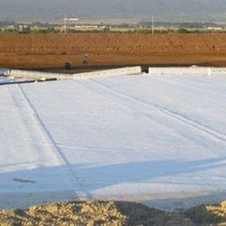 Μη Υφαντό Γεωύφασμα Non Wooven 140 γρ/τμ Protection Διάσταση 5.4μ Χ 100μ